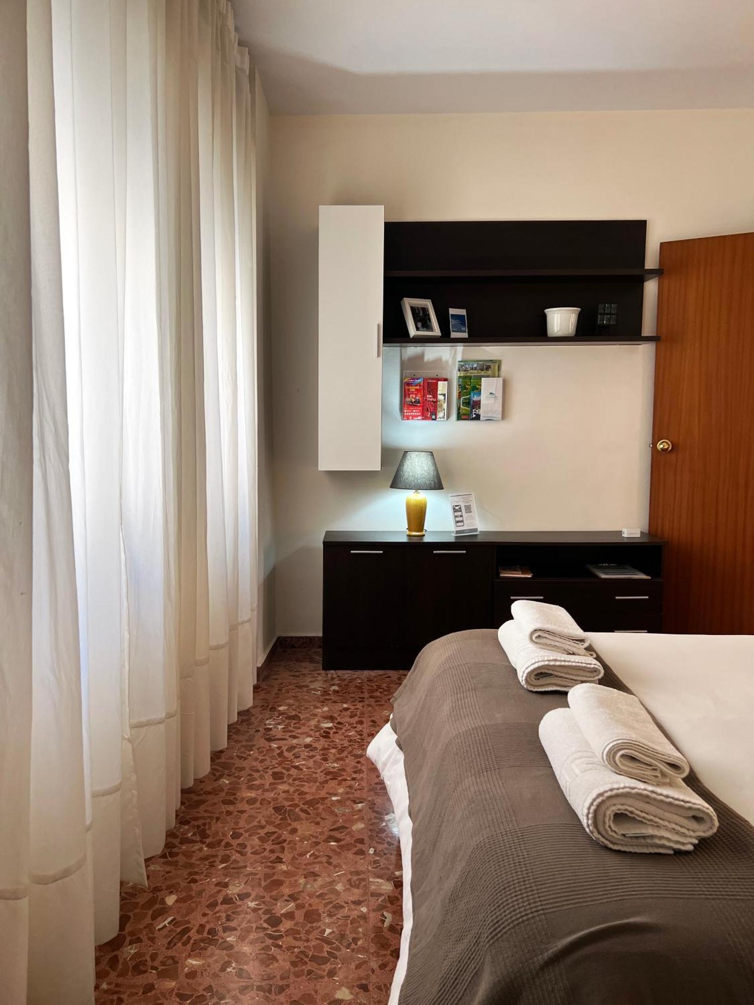 Apartment Wall Center - Aloha Sevilla Εξωτερικό φωτογραφία